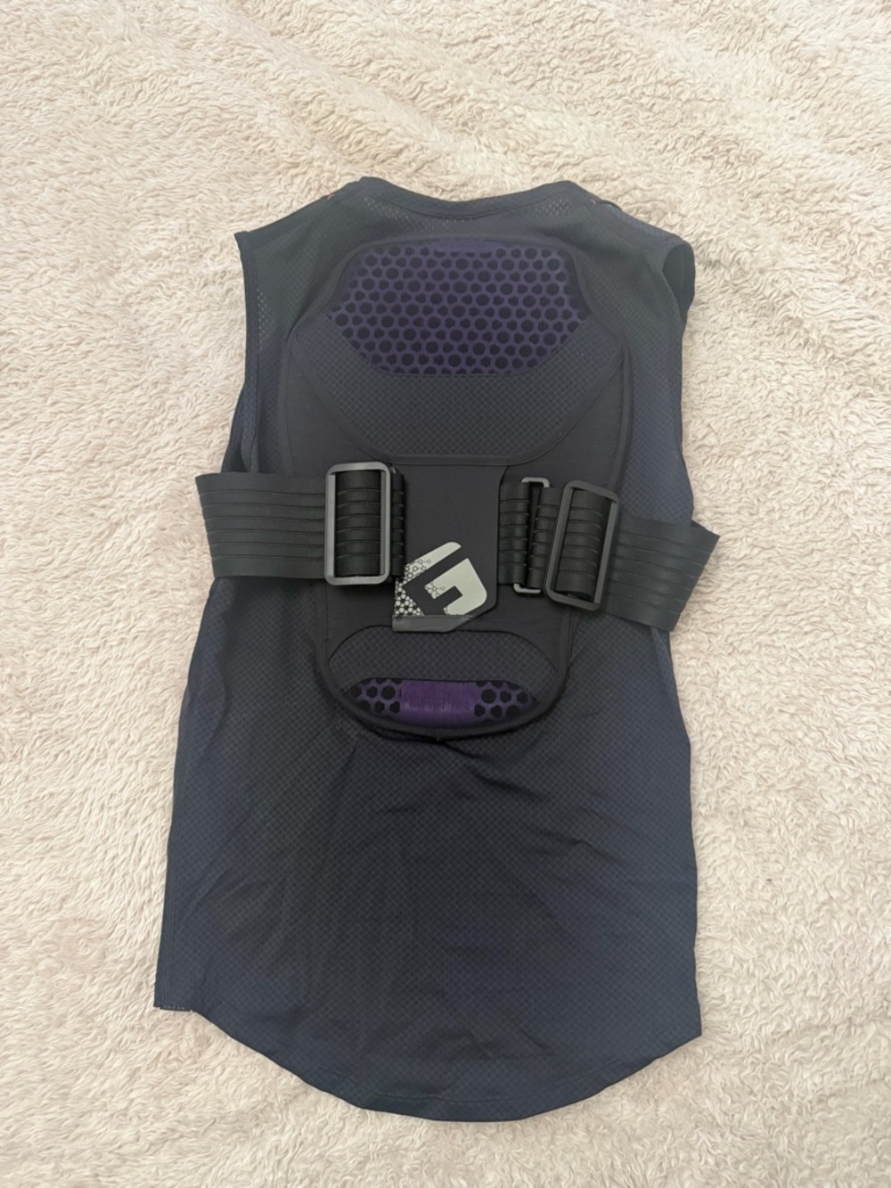 G-Form Chest & Back Protector Size Small - Picture 3 of 3